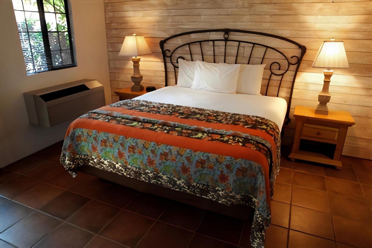 Hotel California Palm Springs Bagian luar foto